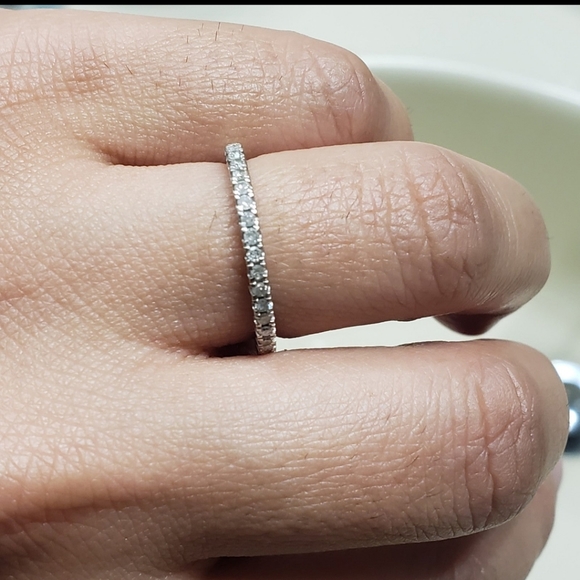 10k gold real diamond anniversary band - Picture 4 of 9